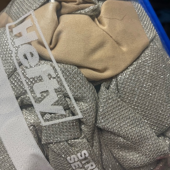 fashion nova natural glow glitter short set - Picture 9 of 10